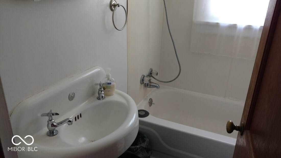 3416 West Riverside Avenue Muncie, IN 47304 - Photo 3 of 16