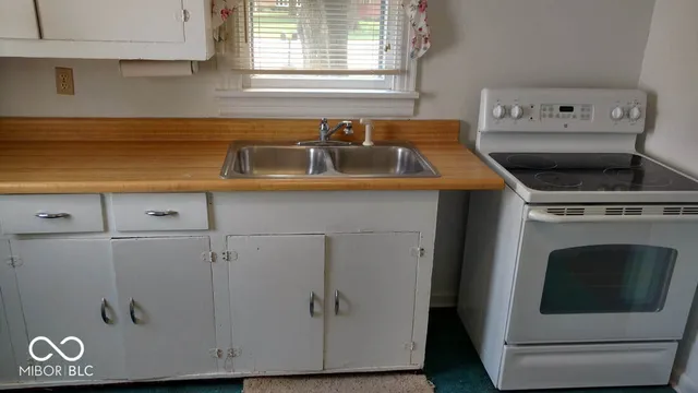 $97,500 | 3416 West Riverside Avenue, Muncie, IN 47304