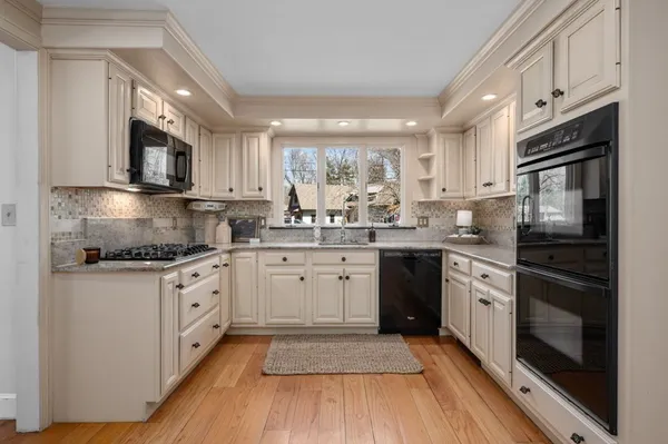$1,349,900 | 2 Cyr Circle, Andover, MA 01810