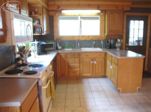 10415 Denton Hill Road Fenton, MI 48430 - Photo 9 of 21 20226211-8.JPG