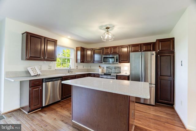 $780,000 | 4720 Warm Hearth Circle, Fairfax, VA 22033