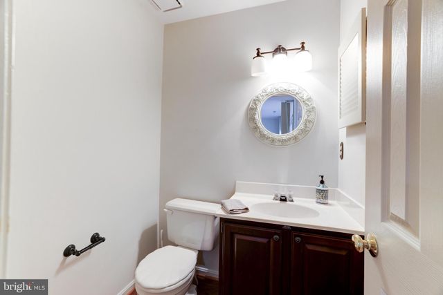 $780,000 | 4720 Warm Hearth Circle, Fairfax, VA 22033