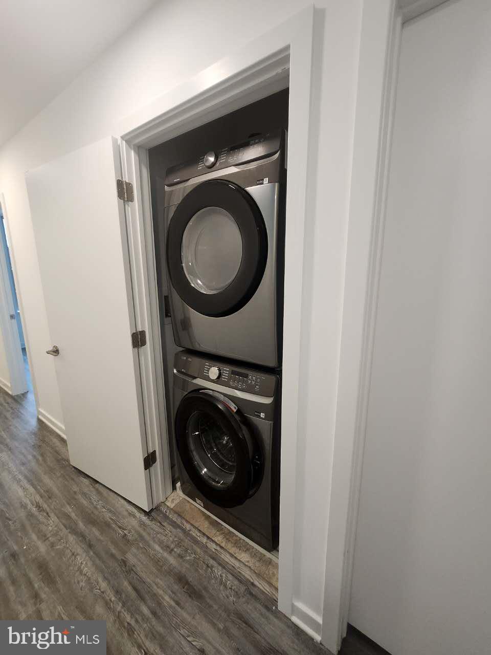 3129 Beachview Lane Philadelphia, PA 19125 - Photo 14 of 26 a utility room with dryer and washer