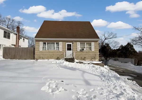 $545,000 | 19 Rutland Road, Mastic, NY 11950