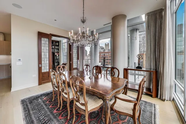 $1,550,000 | 360 West Erie Street, Unit 7D, Chicago, IL 60654