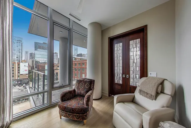 $1,550,000 | 360 West Erie Street, Unit 7D, Chicago, IL 60654