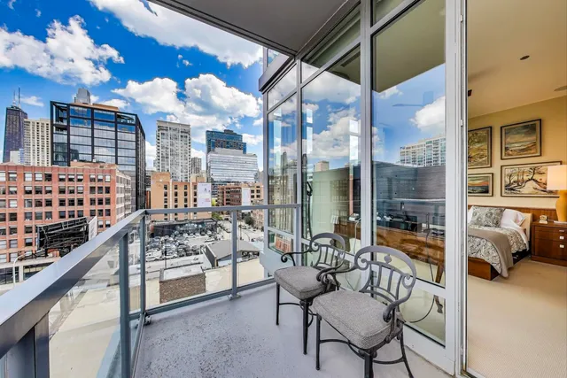 $1,550,000 | 360 West Erie Street, Unit 7D, Chicago, IL 60654
