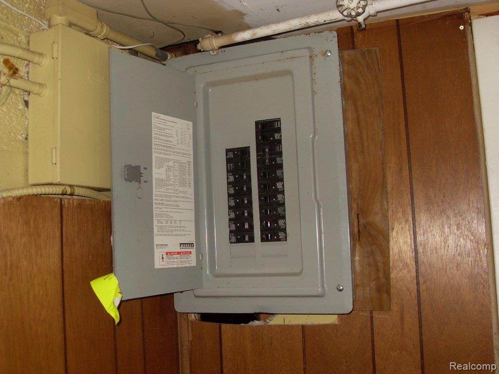 17534 Edinborough Road Detroit, MI 48219 - Photo 13 of 15 261-851830-Electrical