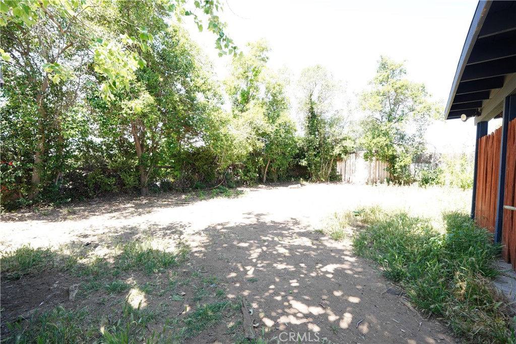 11764 Sutter Avenue Yucaipa, CA 92399 - Photo 18 of 38