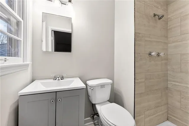 $279,900 | 6204 East 109 Street, Kansas City, MO 64134