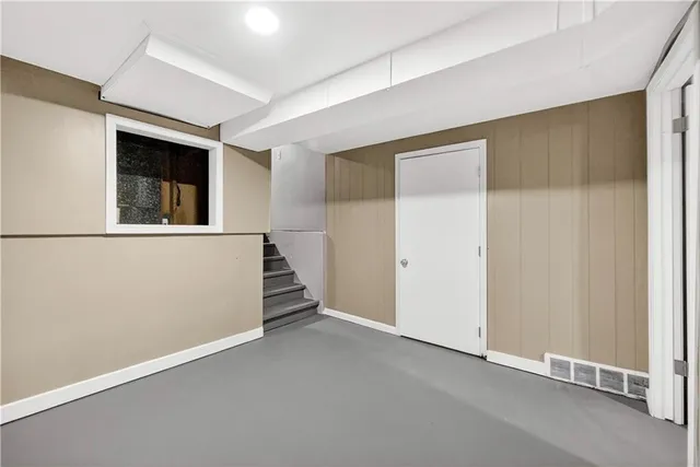 $279,900 | 6204 East 109 Street, Kansas City, MO 64134