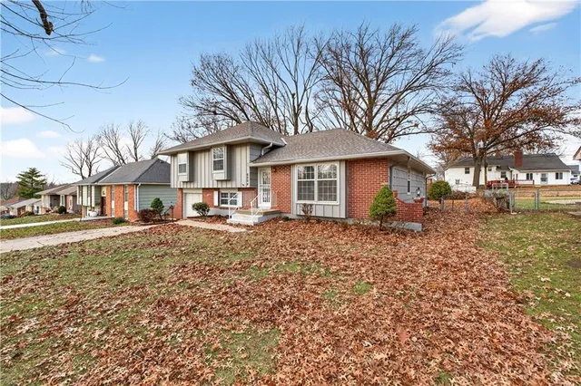 $279,900 | 6204 East 109 Street, Kansas City, MO 64134