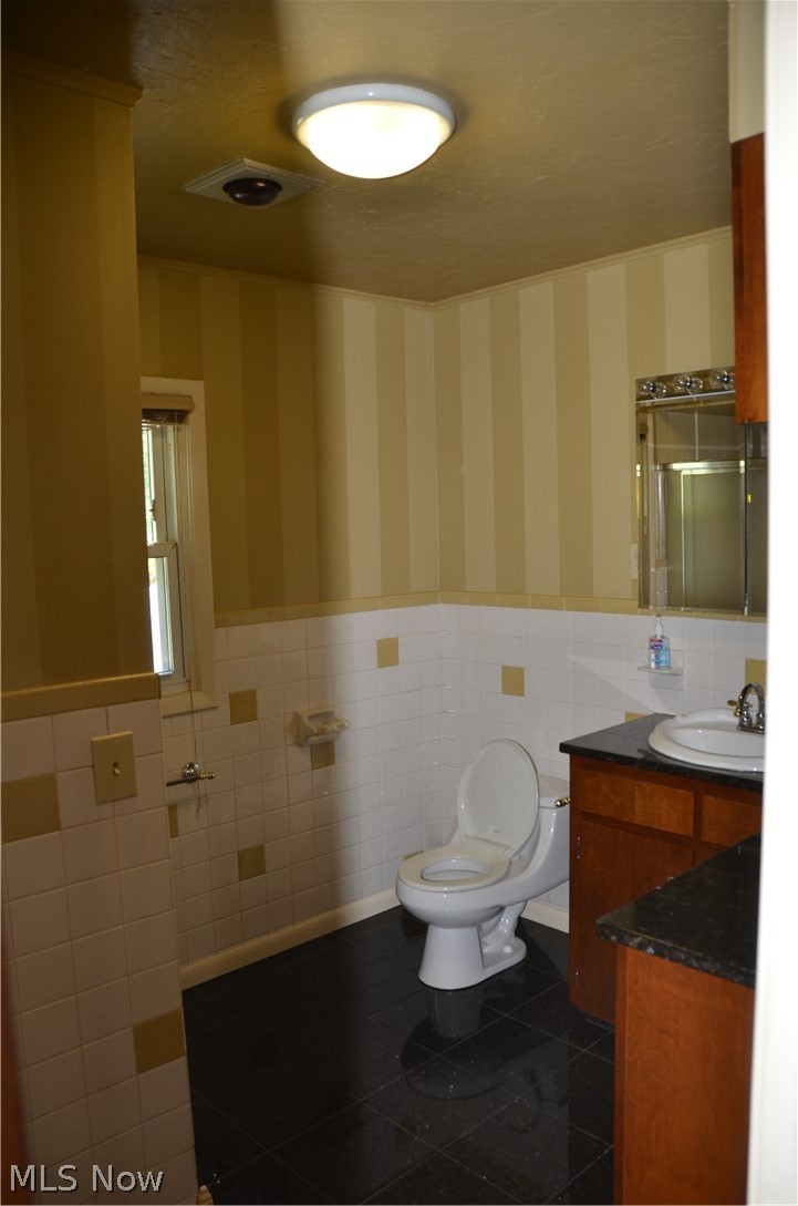 2248 River Road Willoughby, OH 44094 - Photo 8 of 12 Gallery Image 8