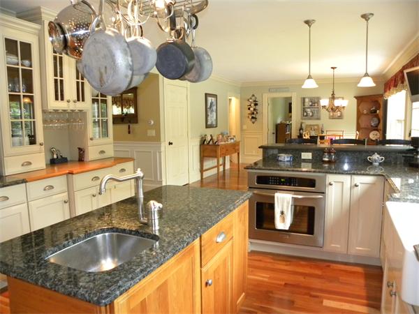 40 Walker Road Manchester, MA 01944 - Photo 4 of 16 Gallery Image 4