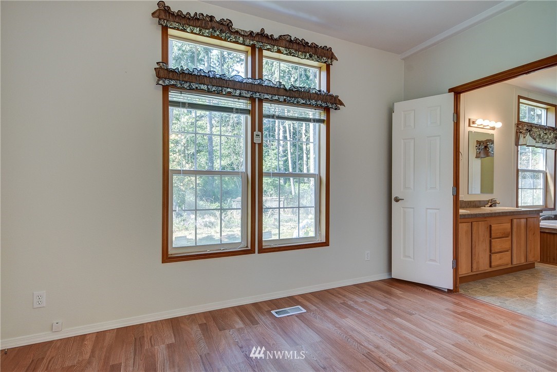 3350 Taylor Road Oak Harbor, WA 98277 - Photo 14 of 18 Gallery Image 14