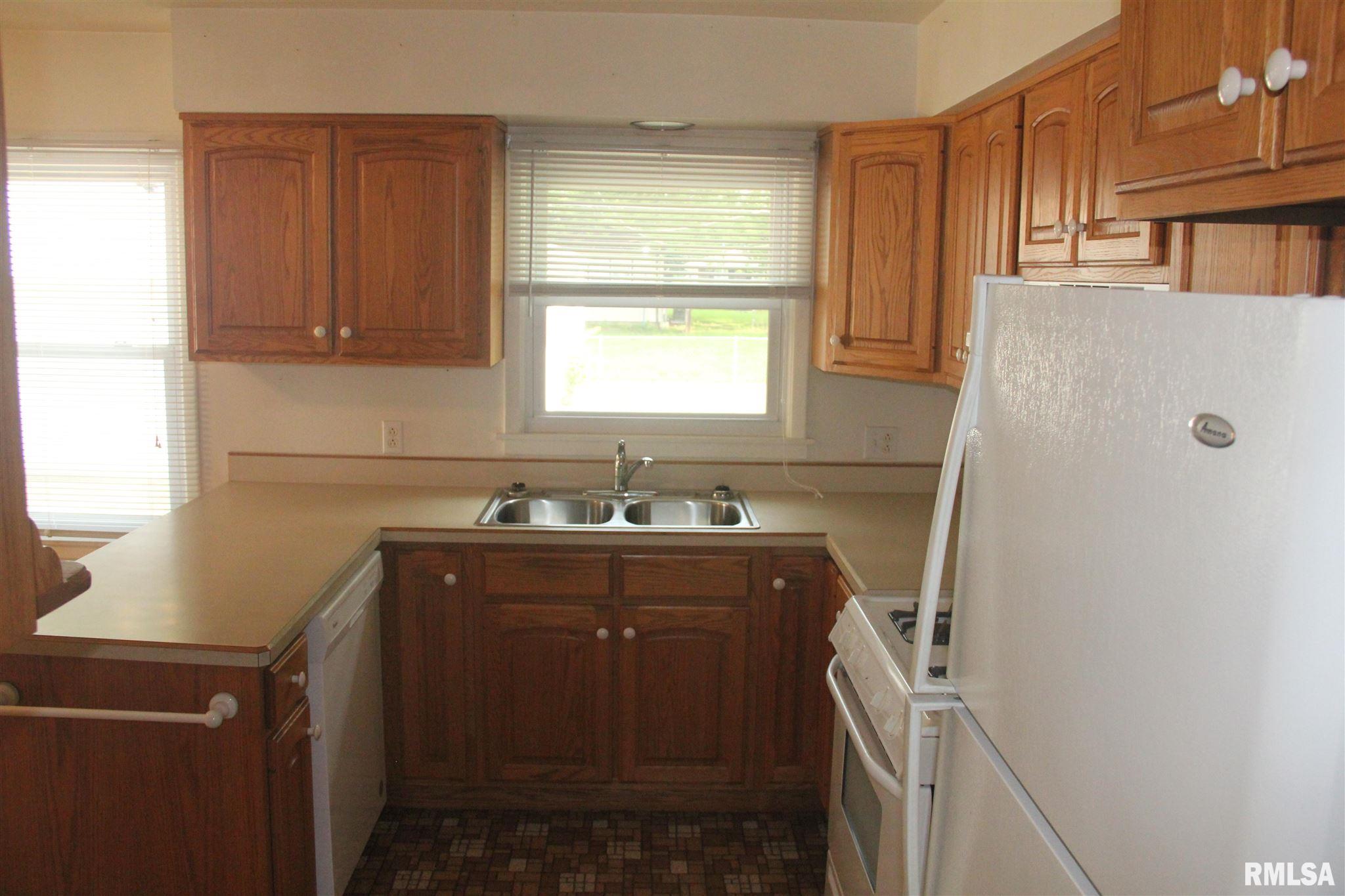 2416 Queensway Road Springfield, IL 62703 - Photo 10 of 41 Gallery Image 10