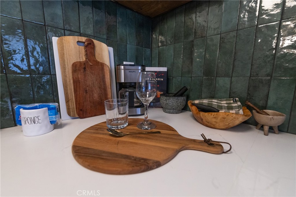 376 Riverside Avenue Sugarloaf, CA 92386 - Photo 10 of 24 Zellige tile backsplash