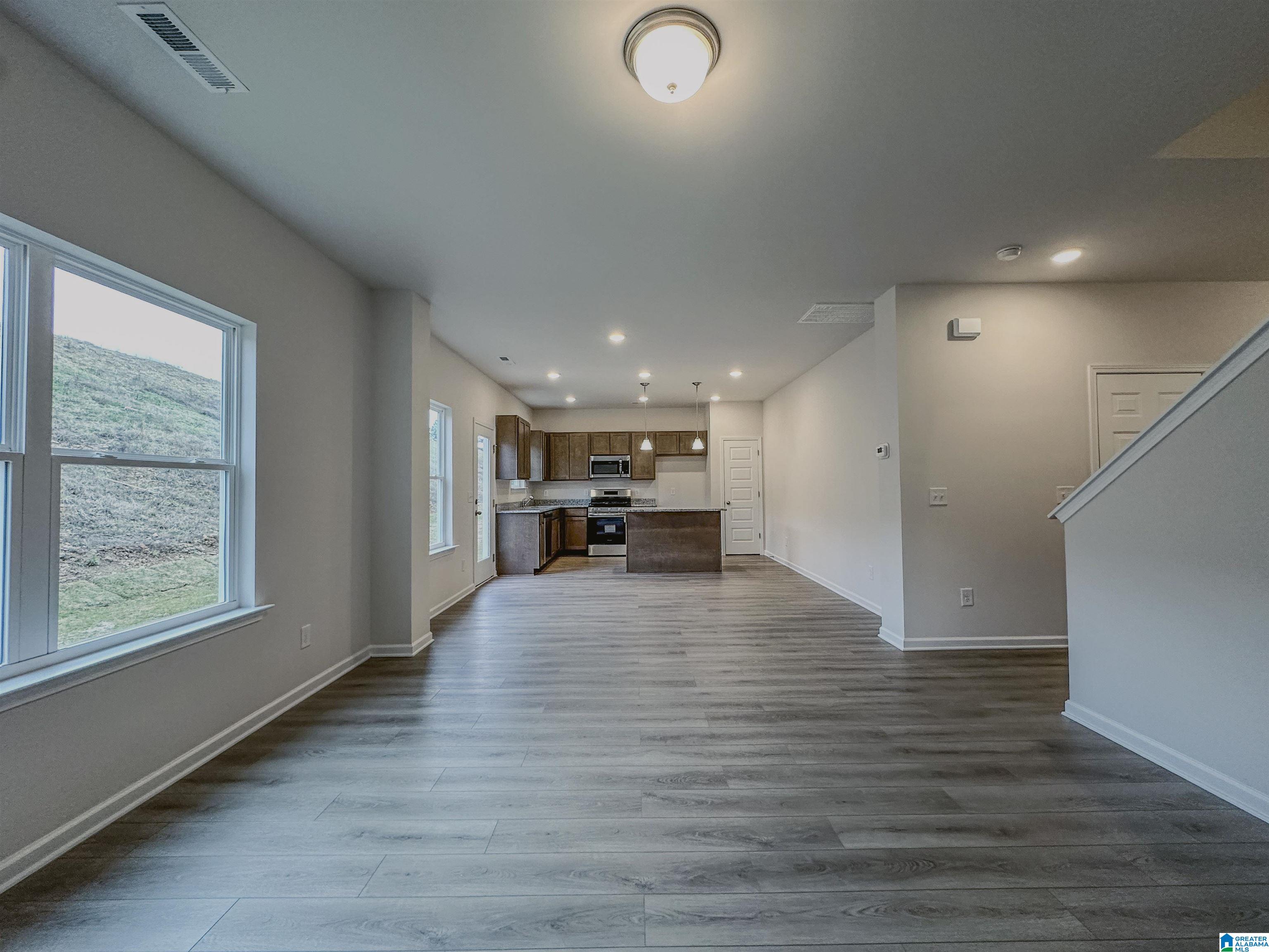 2037 Vly Run Leeds, AL 35094 - Photo 4 of 28