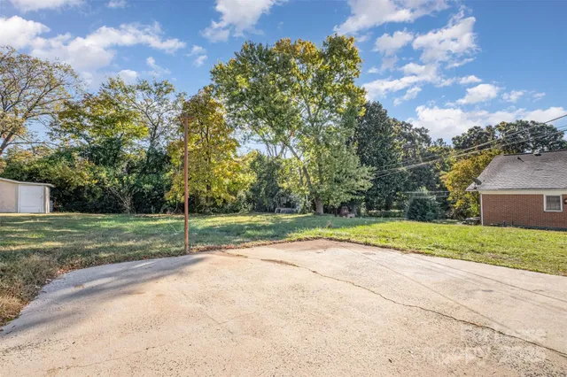 a view of a basketball court