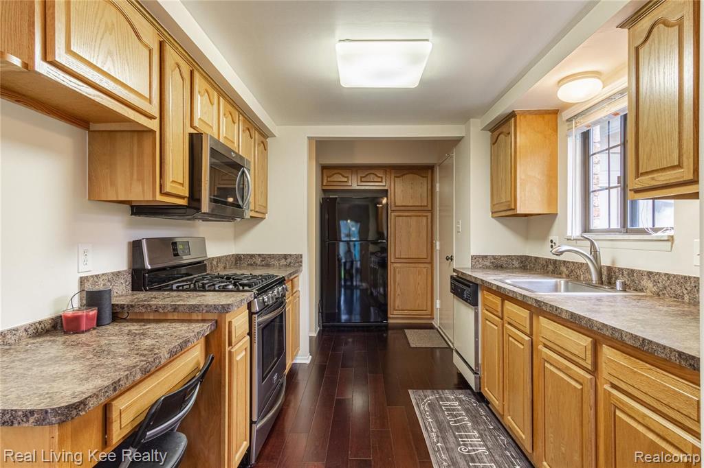 1870 Allenway Court Rochester Hills, MI 48309 - Photo 5 of 40