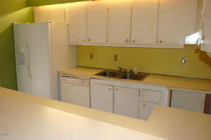 804 Springdale Circle Palm Springs, FL 33461 - Photo 10 of 21 KITCHEN SINK