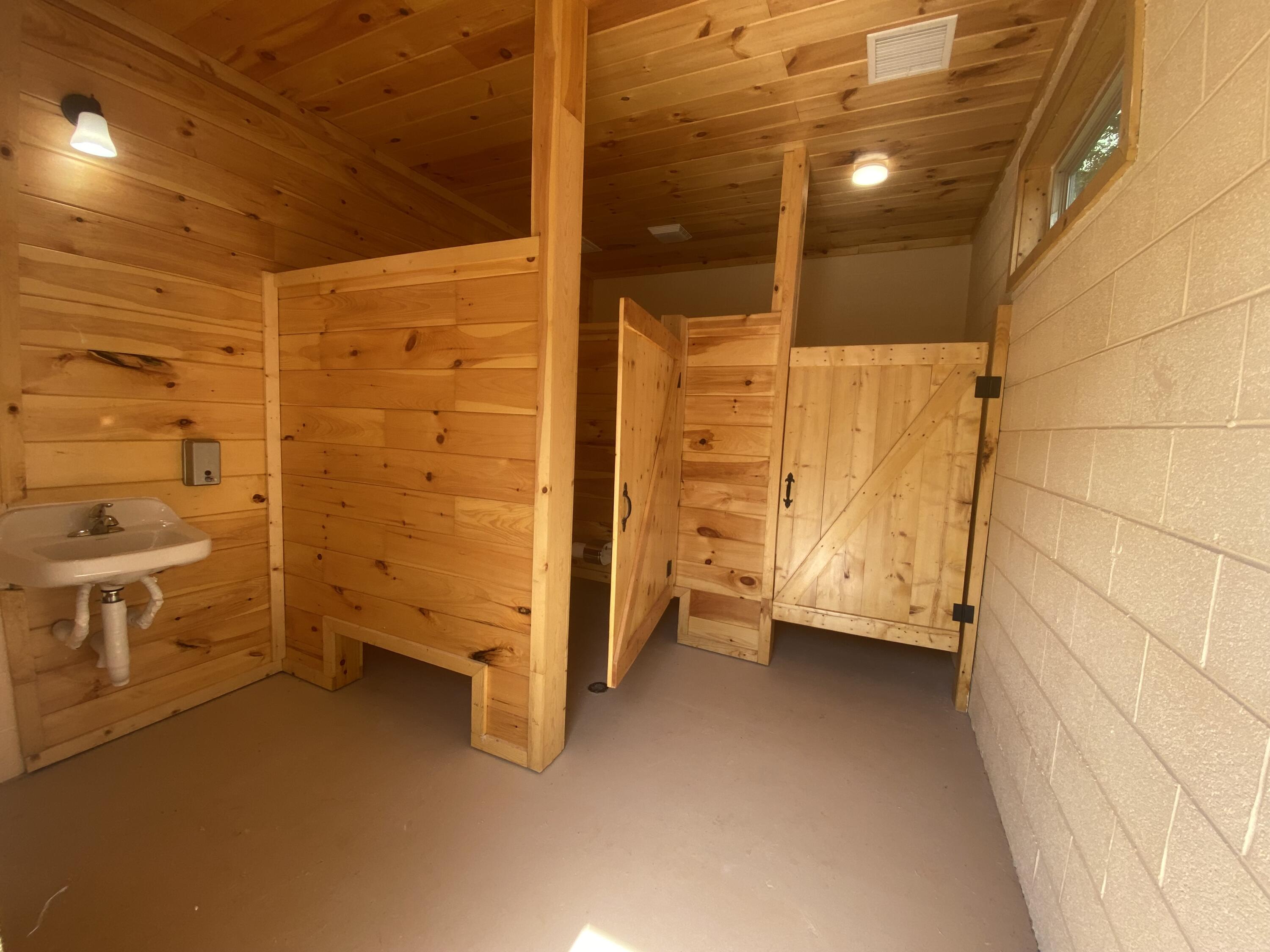 4520 Huffine Road Loudon, TN 37774 - Photo 11 of 11 10 Bathrooms