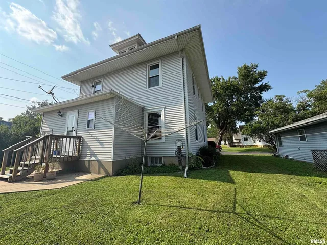 $145,000 | 17 East 5th Street, Milledgeville, IL 61051