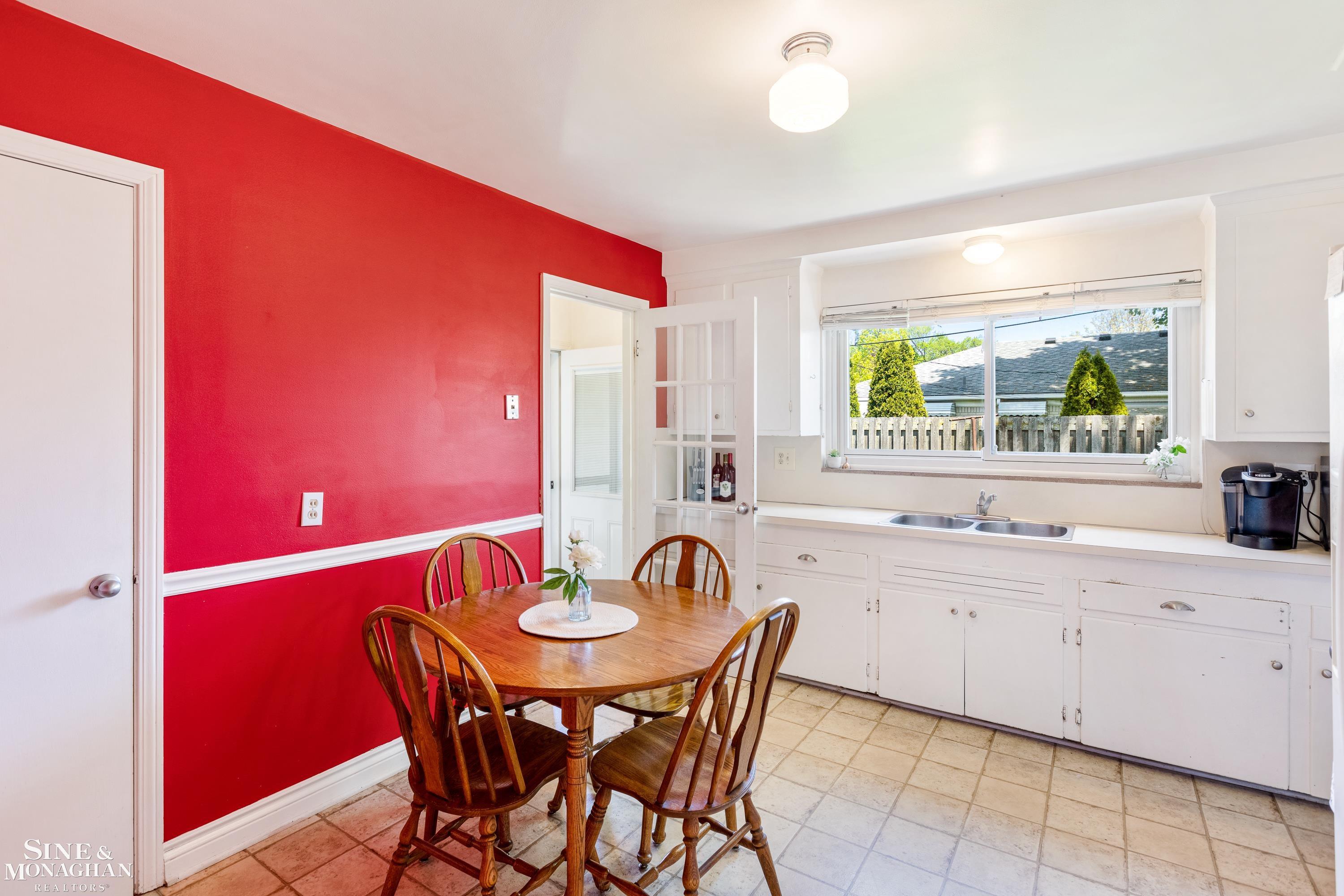 1572 Cook Road Grosse Pointe, MI 48236 - Photo 11 of 29 Eat In Kitchen