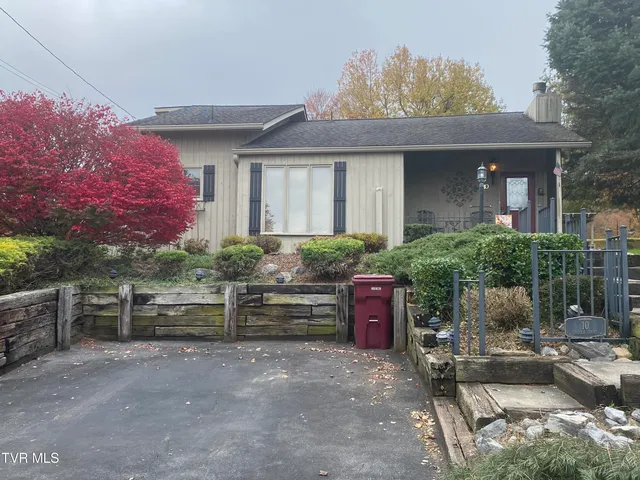 $1,750 | 10 Crouch Court, Johnson City, TN 37615