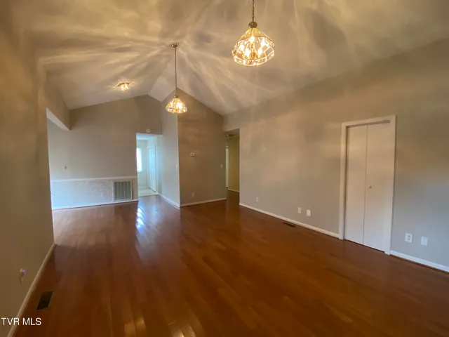 $1,750 | 10 Crouch Court, Johnson City, TN 37615