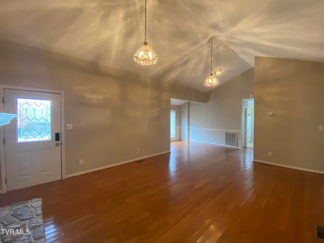 $1,750 | 10 Crouch Court, Johnson City, TN 37615