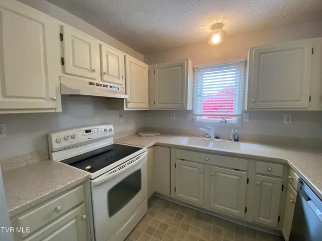 $1,750 | 10 Crouch Court, Johnson City, TN 37615