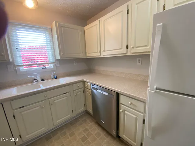 $1,750 | 10 Crouch Court, Johnson City, TN 37615