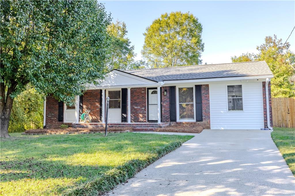16 Drexel Drive Northwest Rome, GA 30165 - Photo 2 of 27 a front view of house with yard and green space