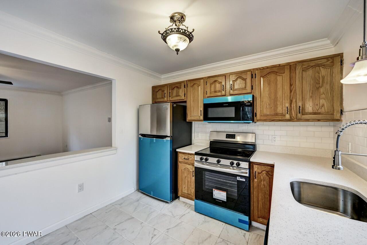 109 Rodeo Lane Hawley, PA 18428 - Photo 22 of 75