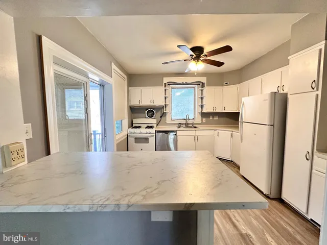 $2,300 | 219 Longshore Avenue, Philadelphia, PA 19111