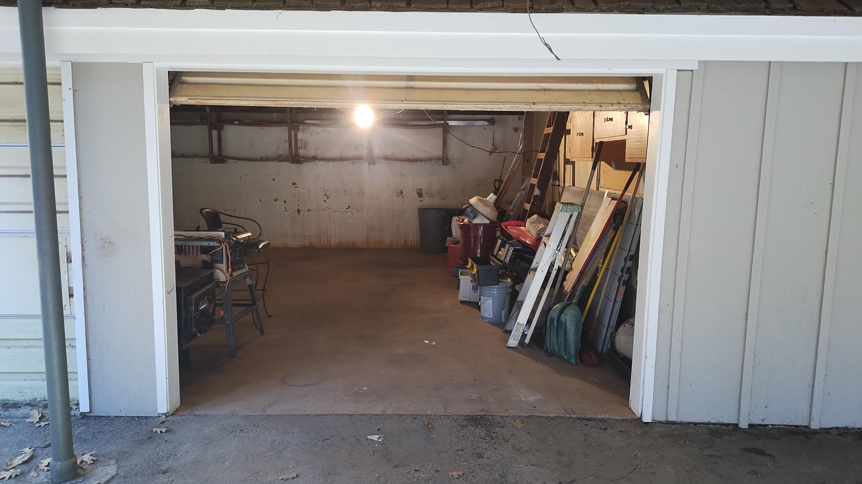 594 Loop Drive Springville, CA 93265 - Photo 58 of 68 56-Garage with one door open