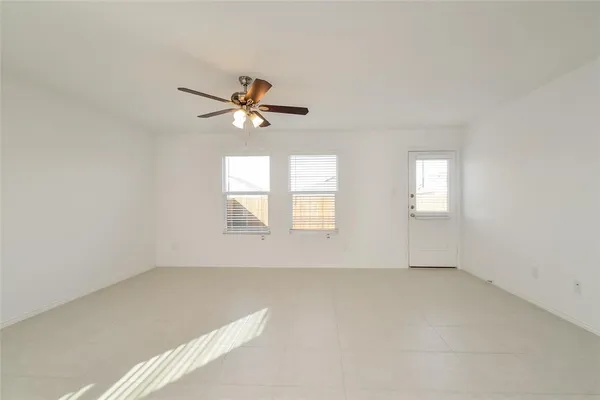 $2,105 | 122 Lemongrass Drive, Princeton, TX 75407