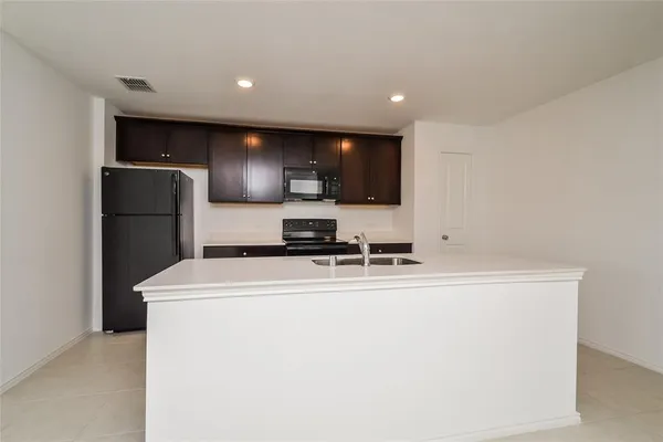 $2,105 | 122 Lemongrass Drive, Princeton, TX 75407