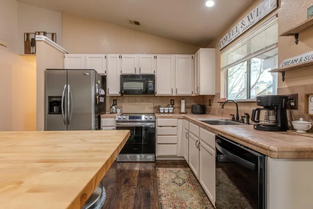 $409,900 | 611 Yancey Court, Patterson, CA 95363