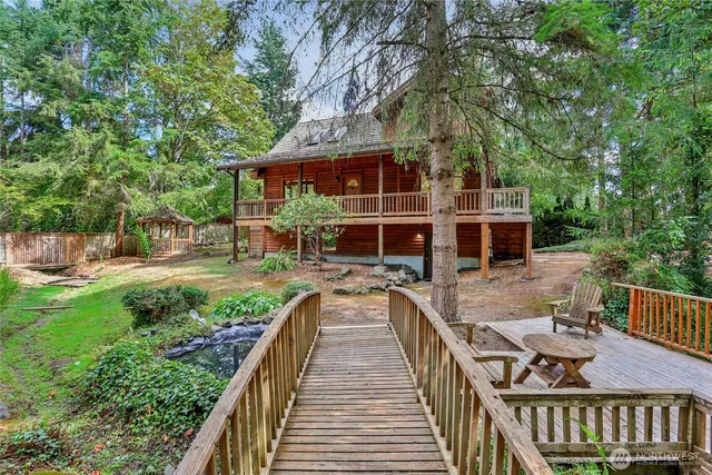 a view of backyard with green space