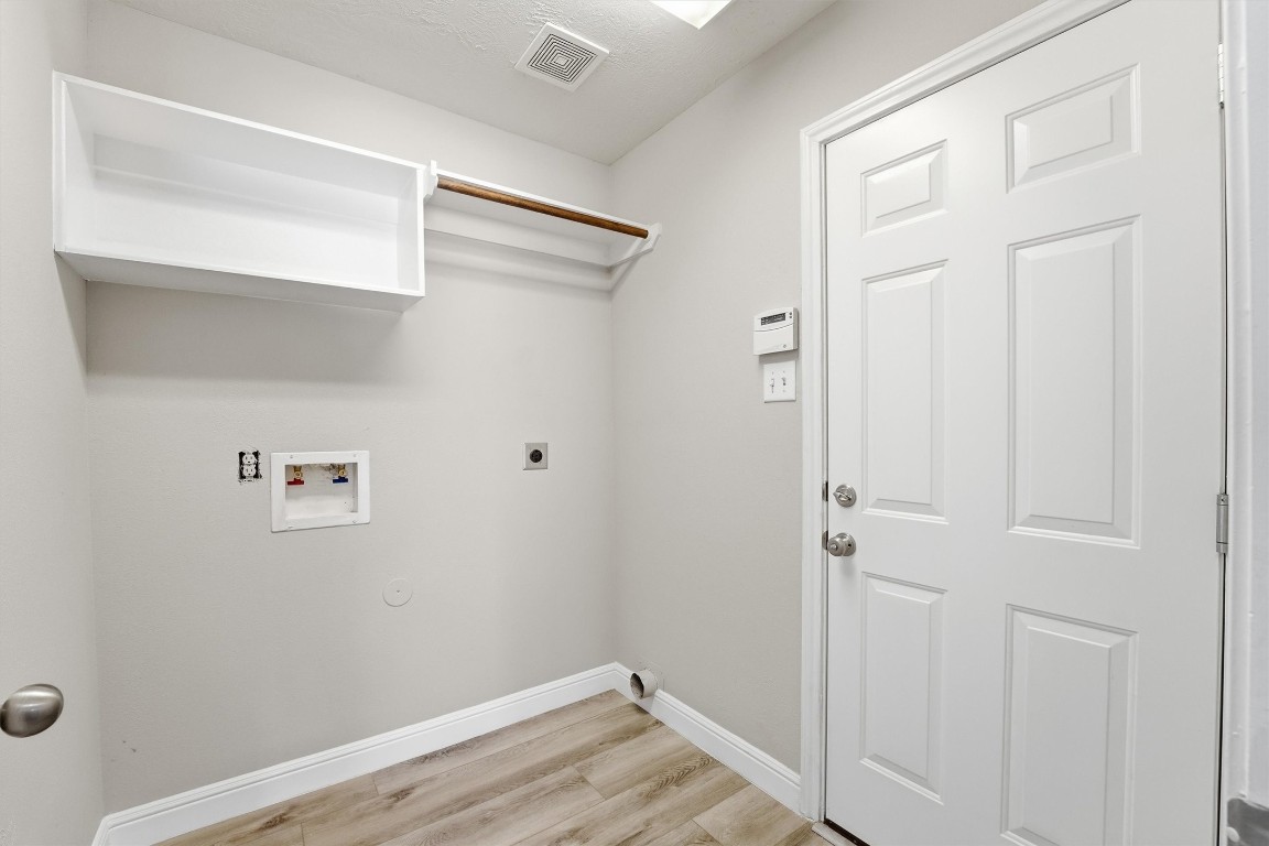 23301 Tuttle Court Porter, TX 77365 - Photo 14 of 50 a view of a hallway