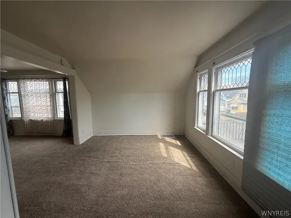 $1,150 | 216 Newburgh Avenue, Buffalo, NY 14215