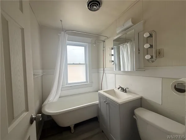 $1,150 | 216 Newburgh Avenue, Buffalo, NY 14215