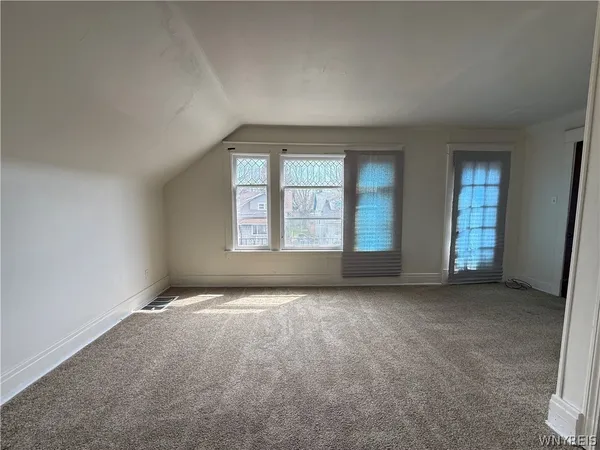 $1,150 | 216 Newburgh Avenue, Buffalo, NY 14215