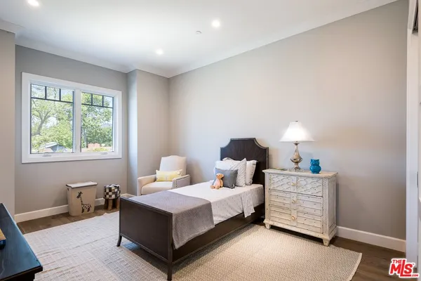 $22,000 | 530 Arbramar Avenue, Pacific Palisades, CA 90272