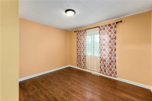 $185,000 | 12701 East Bowen Street, Independence, MO 64055