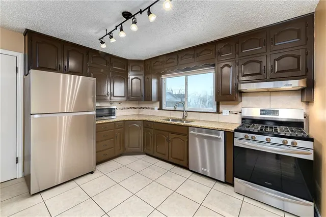 $185,000 | 12701 East Bowen Street, Independence, MO 64055