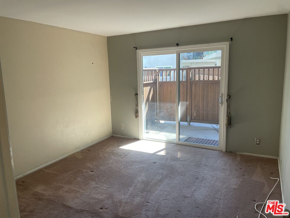 3640 Cardiff Avenue, Unit 108 Los Angeles, CA 90034 - Photo 8 of 14 an empty room with entrance