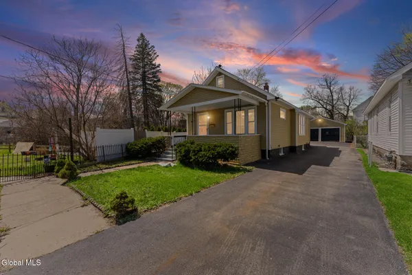 $209,900 | 917 Hazelwood Avenue, Schenectady, NY 12306